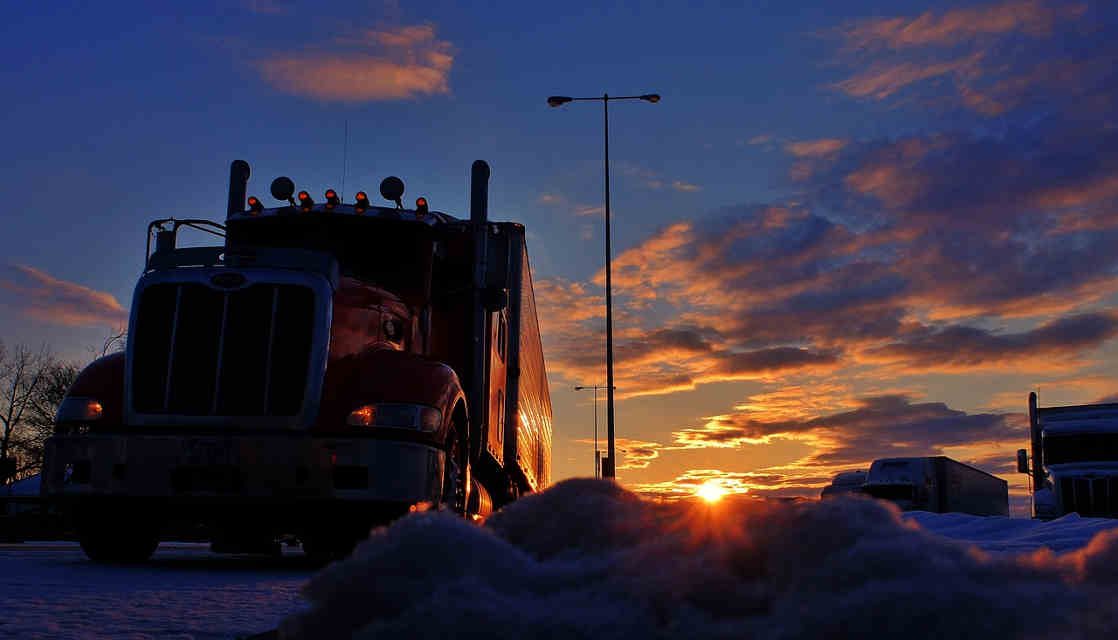 Lucky Owner-Operator Trucker SuperFan Wins a Free Peterbilt Rig – The Pros and Cons of Being an Owner-Operator