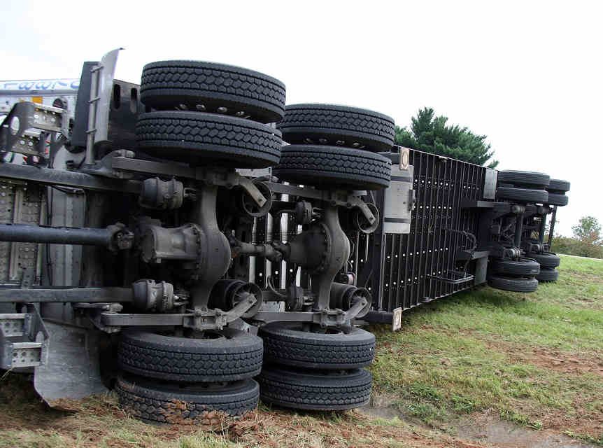 Truck Driver Killed When He Stopped for Breakdown – What You Need to Know About How to Handle a Breakdown