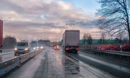 3 Risky Things Truck Drivers Almost Always Do on the Job